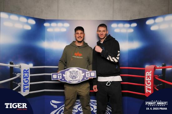 Galerie Fight Night Challenge 9, O2 universum
