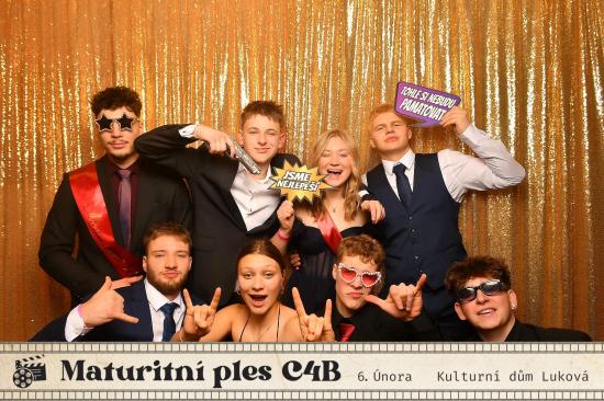 Fotografie z alba maturitni-ples-c4b-sS-ministerstva-obrany,-kulturni-dum-lukova